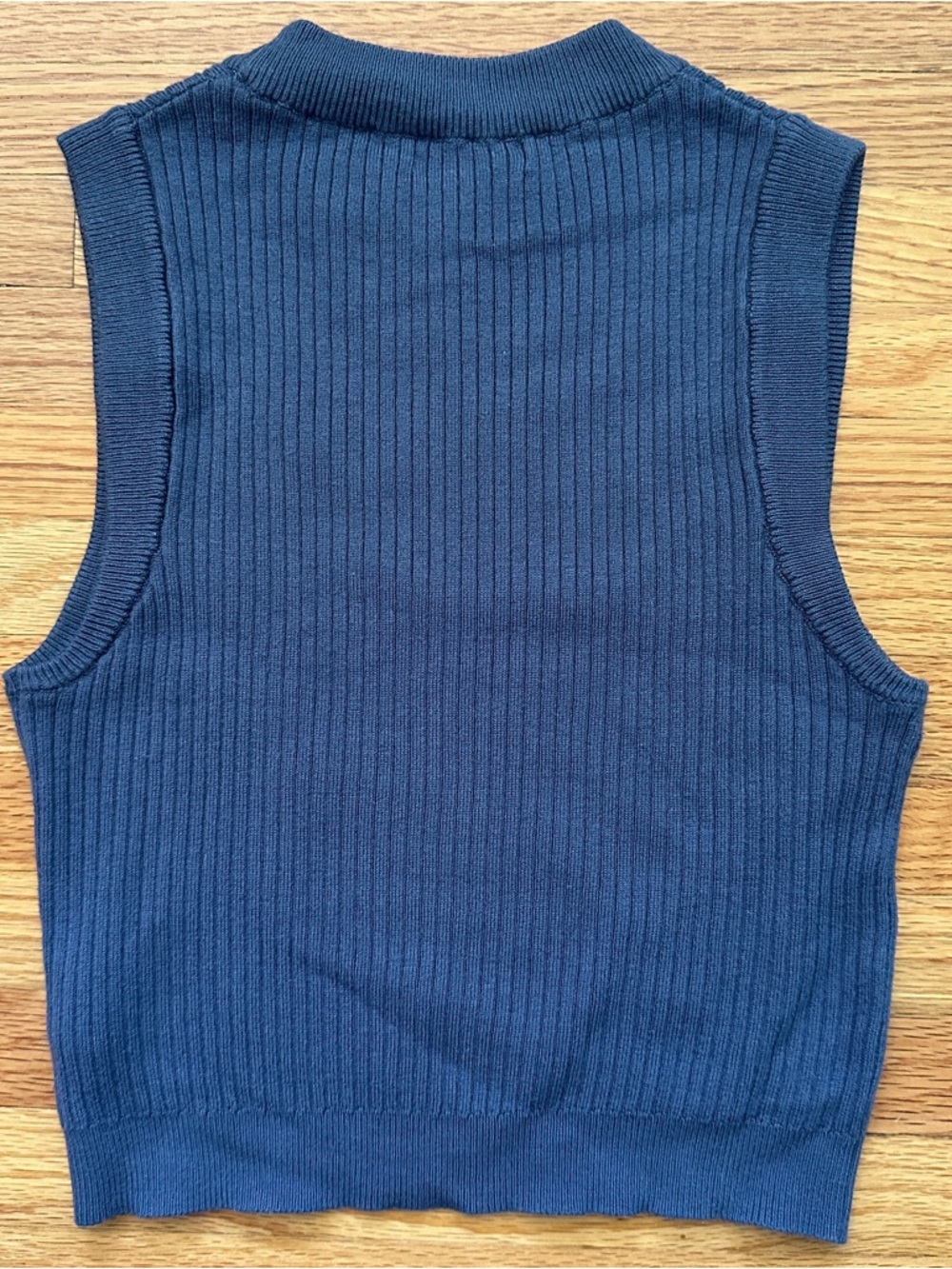 Dynamite Ribbed Sleeveless Crop Top - Picture 4 of 5